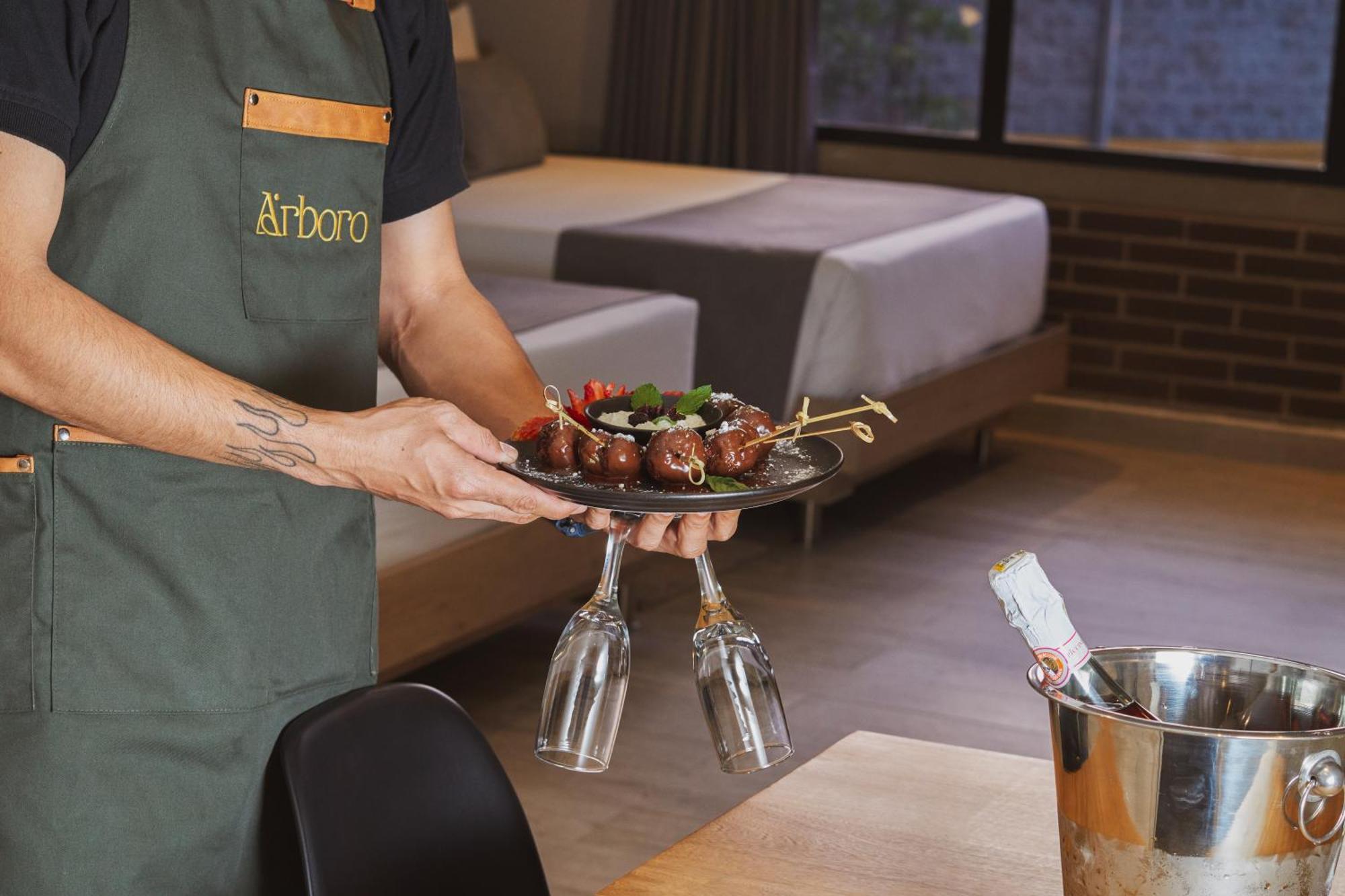 Eutopiq Hotel Medellin Ngoại thất bức ảnh